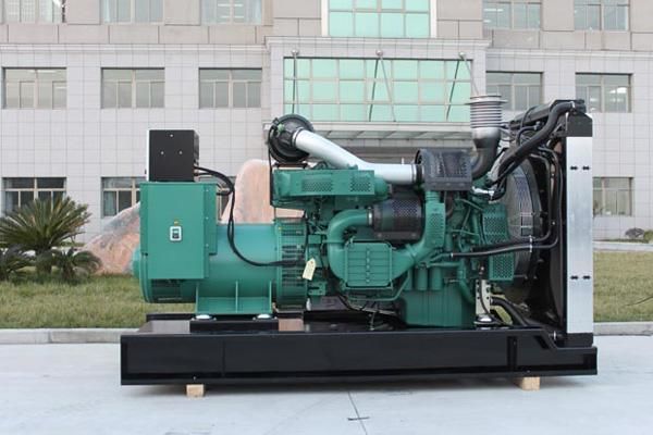 220千瓦康明斯柴油發(fā)電機(jī)組工作一小時油耗多少